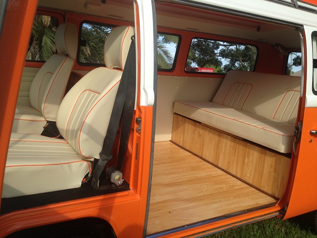 VW Kombi 1977 Orange Crush Interior