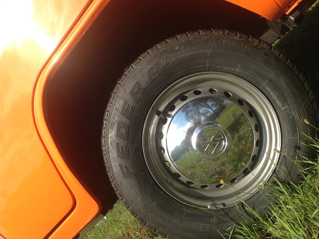 VW Kombi 1977 Orange Crush Wheels